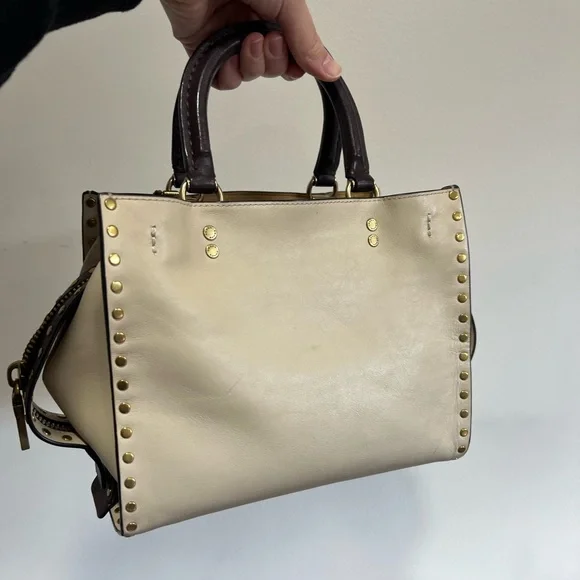 Coach Rogue 25 with Rivets - Picture 5 of 12